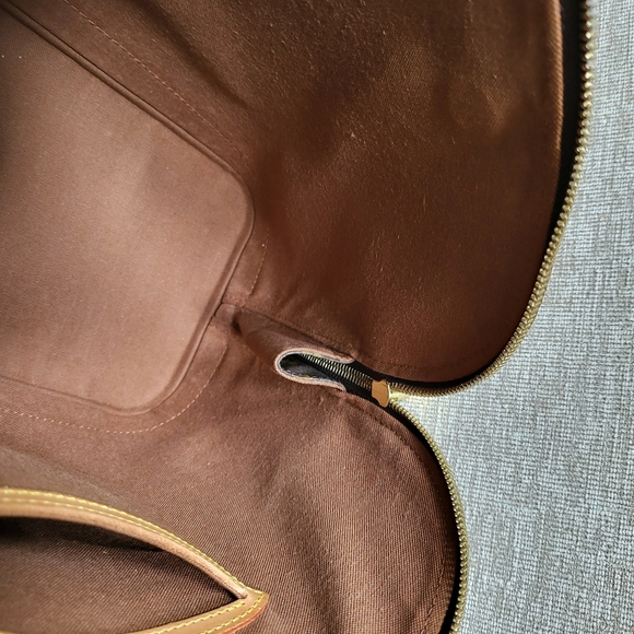 Authentic Louis Vuitton Monogram Alma PM Hand Bag.. - Picture 9 of 16